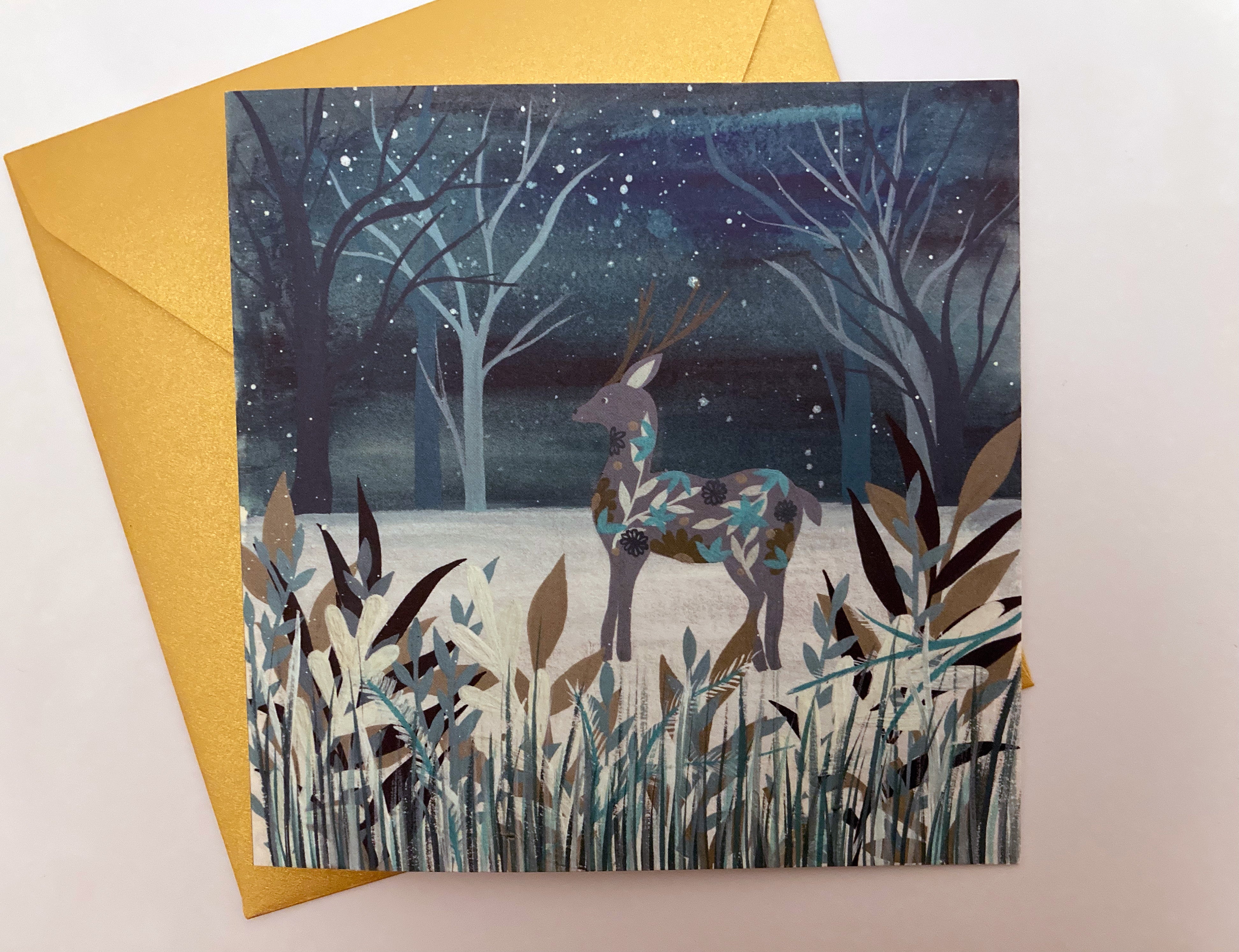 Hert in de sneeuw postkaart